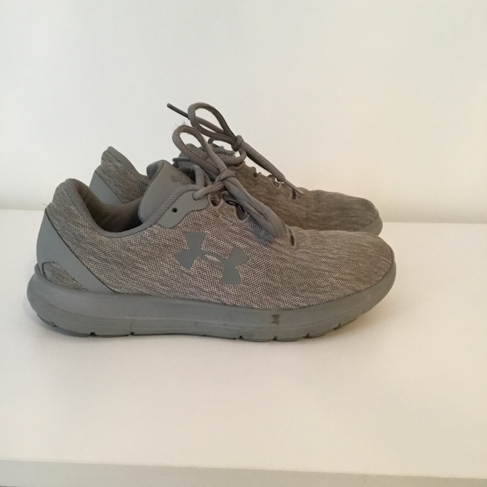 Under Armour Gray Athletic Shoes sneakers - Picture 3 of 8
